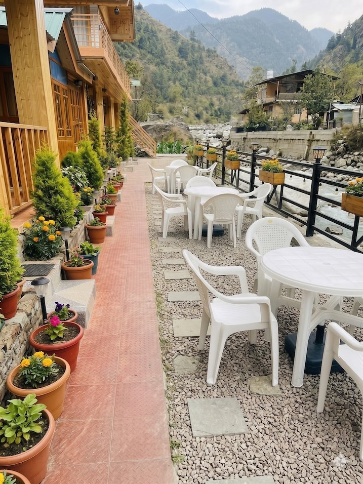 Aarohan Tirthan Valley Retreat